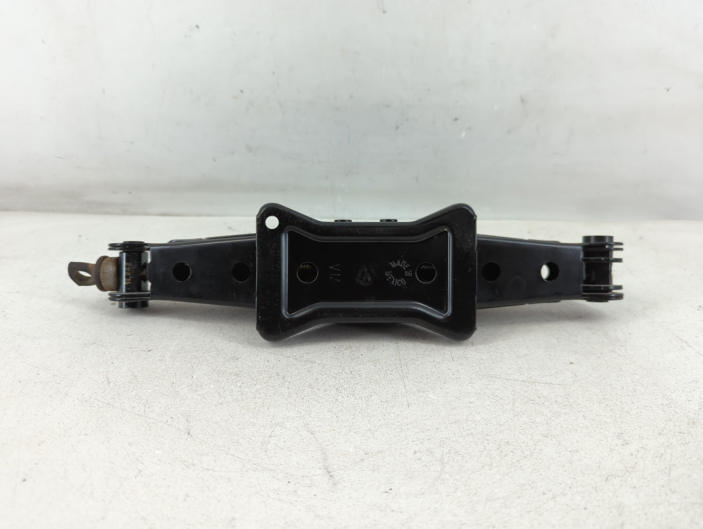 2012 Volkswagen Beetle Spare Scissor Car Jack - Oemusedautoparts1.com
