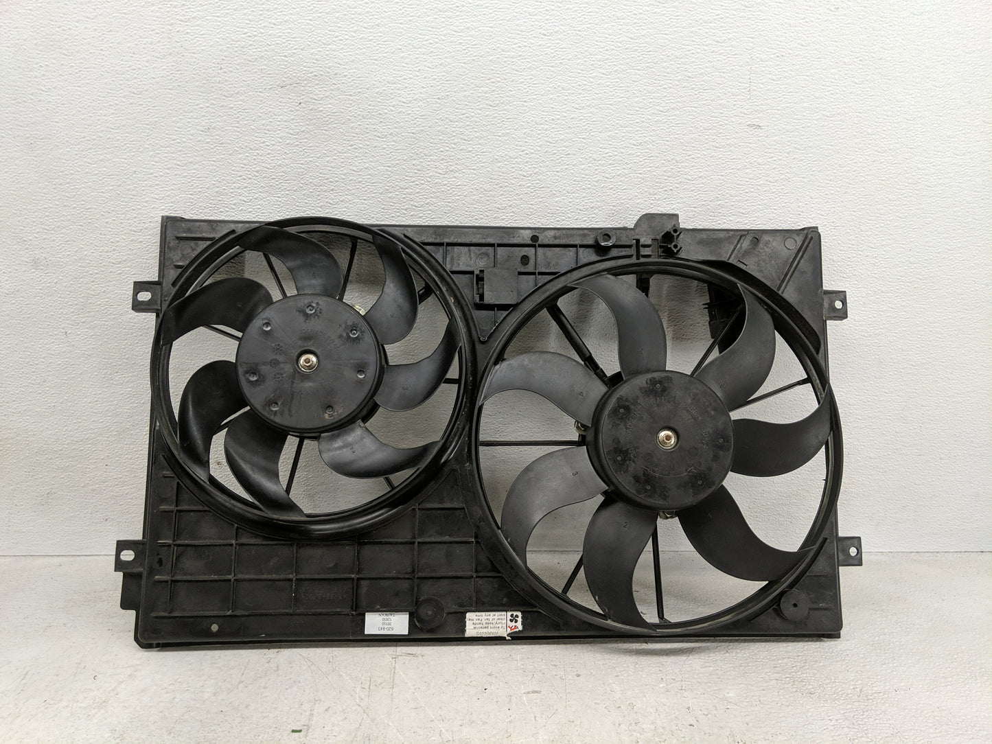 2012 Volkswagen Beetle Electric Radiator Cooling Fan Motor Assembly P/N:1K0959455ET Fits OEM Used Auto Parts - Oemusedautopa