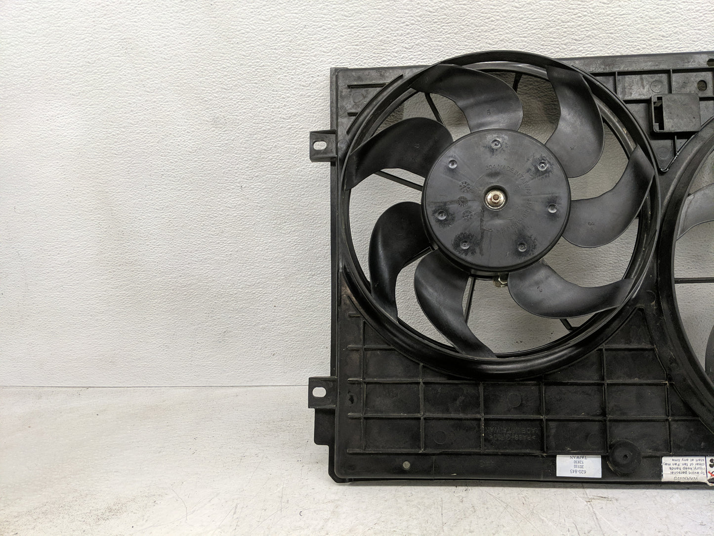 2012 Volkswagen Beetle Electric Radiator Cooling Fan Motor Assembly P/N:1K0959455ET Fits OEM Used Auto Parts - Oemusedautopa