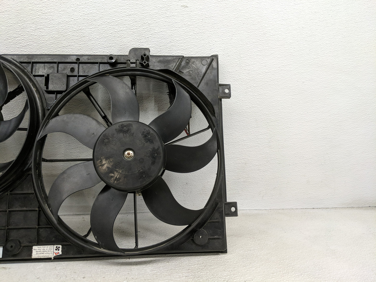 2012 Volkswagen Beetle Electric Radiator Cooling Fan Motor Assembly P/N:1K0959455ET Fits OEM Used Auto Parts - Oemusedautopa