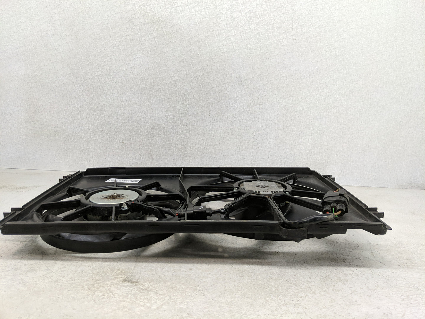 2012 Volkswagen Beetle Electric Radiator Cooling Fan Motor Assembly P/N:1K0959455ET Fits OEM Used Auto Parts - Oemusedautopa