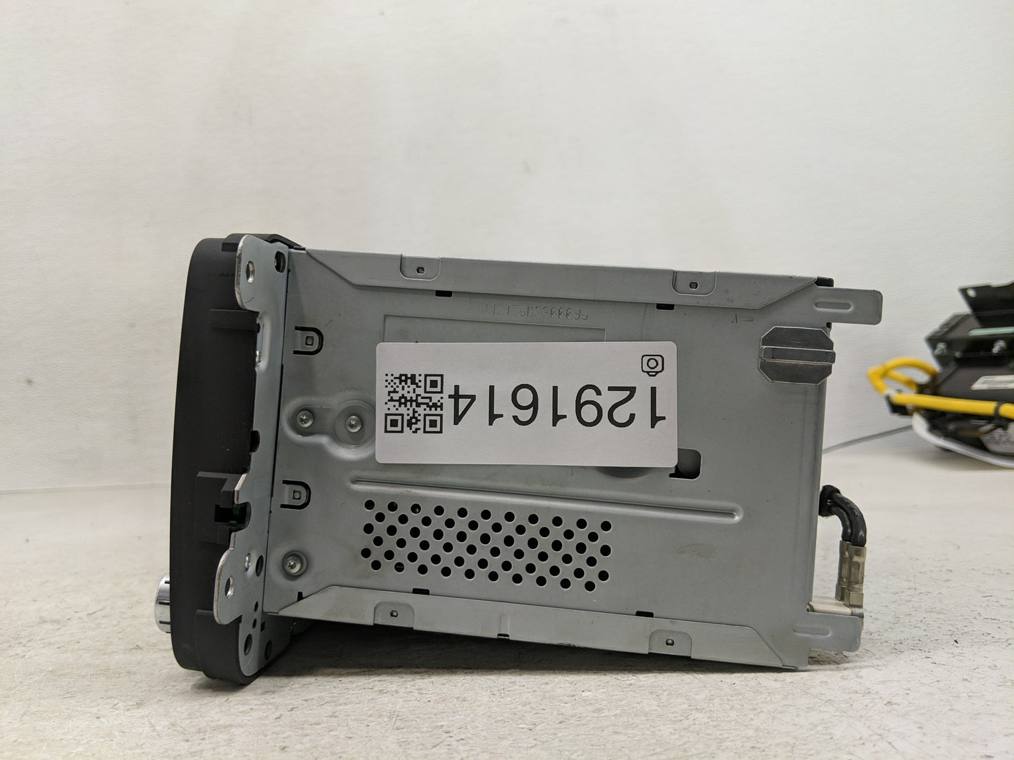 2012-2016 Volkswagen Beetle Radio AM FM Cd Player Receiver Replacement P/N:28305128 1K0035164D Fits OEM Used Auto Parts - Oe