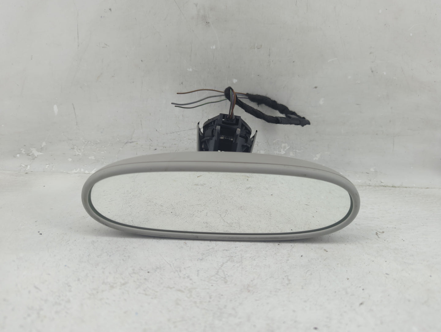 2012-2019 Volkswagen Beetle Interior Rear View Mirror Replacement OEM P/N:E1020995 Fits OEM Used Auto Parts - Oemusedautopar