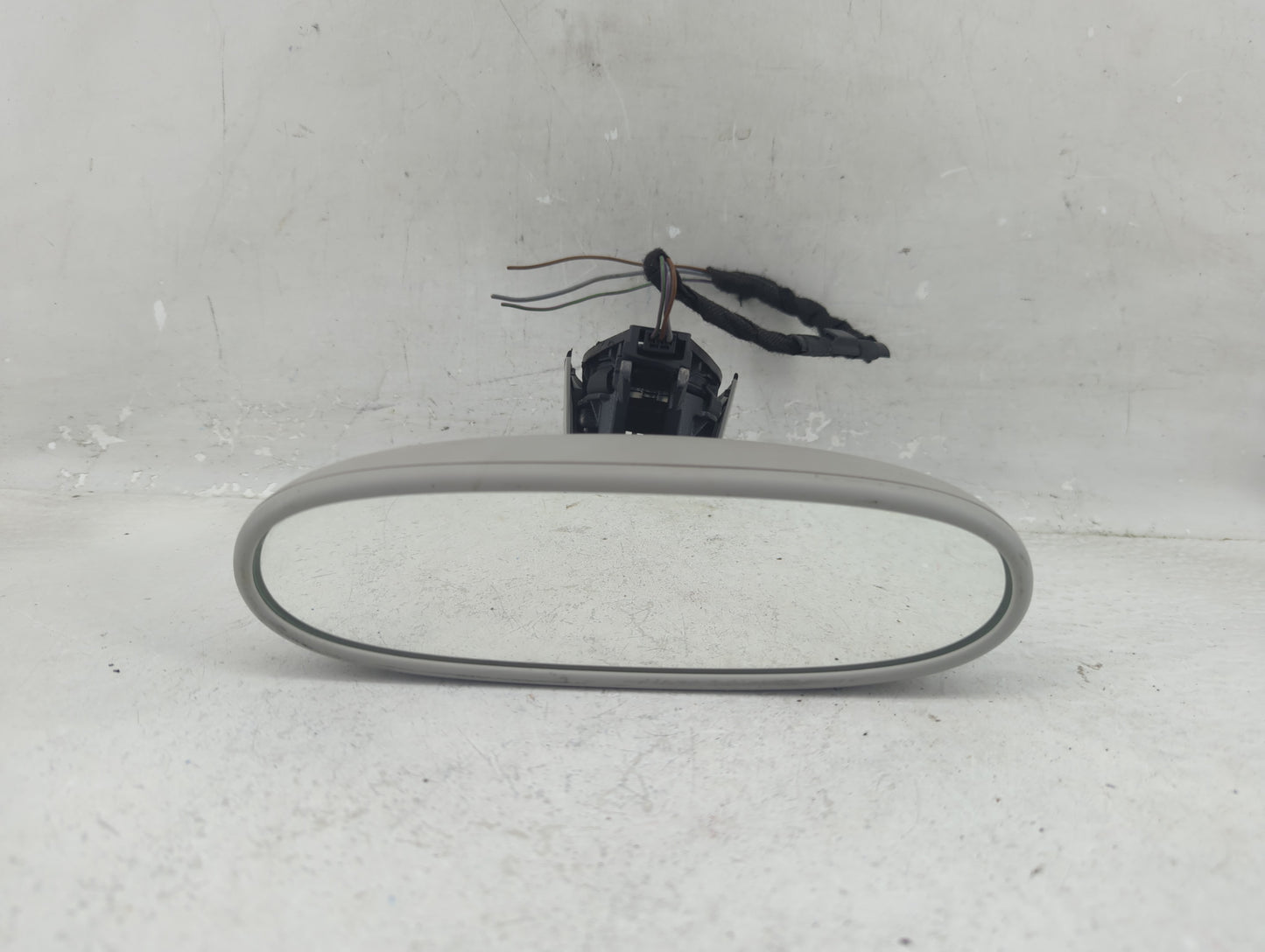 2012-2019 Volkswagen Beetle Interior Rear View Mirror Replacement OEM P/N:E1020995 Fits OEM Used Auto Parts - Oemusedautopar