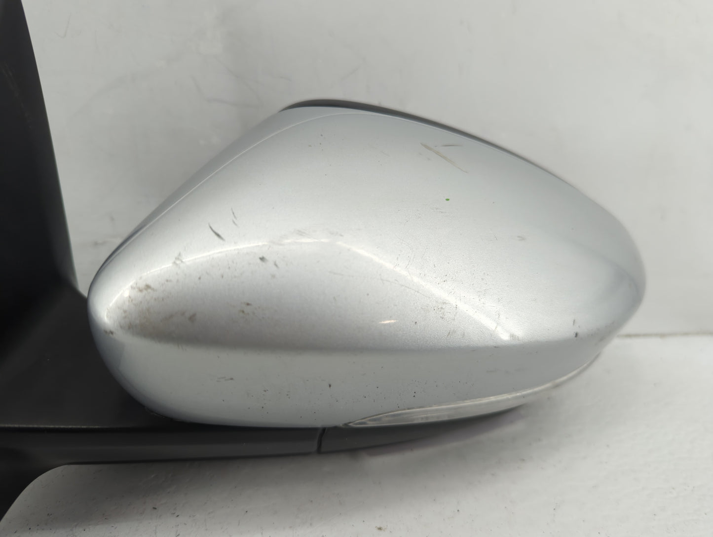 2012-2019 Volkswagen Beetle Driver Side View Mirror - Left Door Mirror OEM Used - Oemusedautoparts1.com