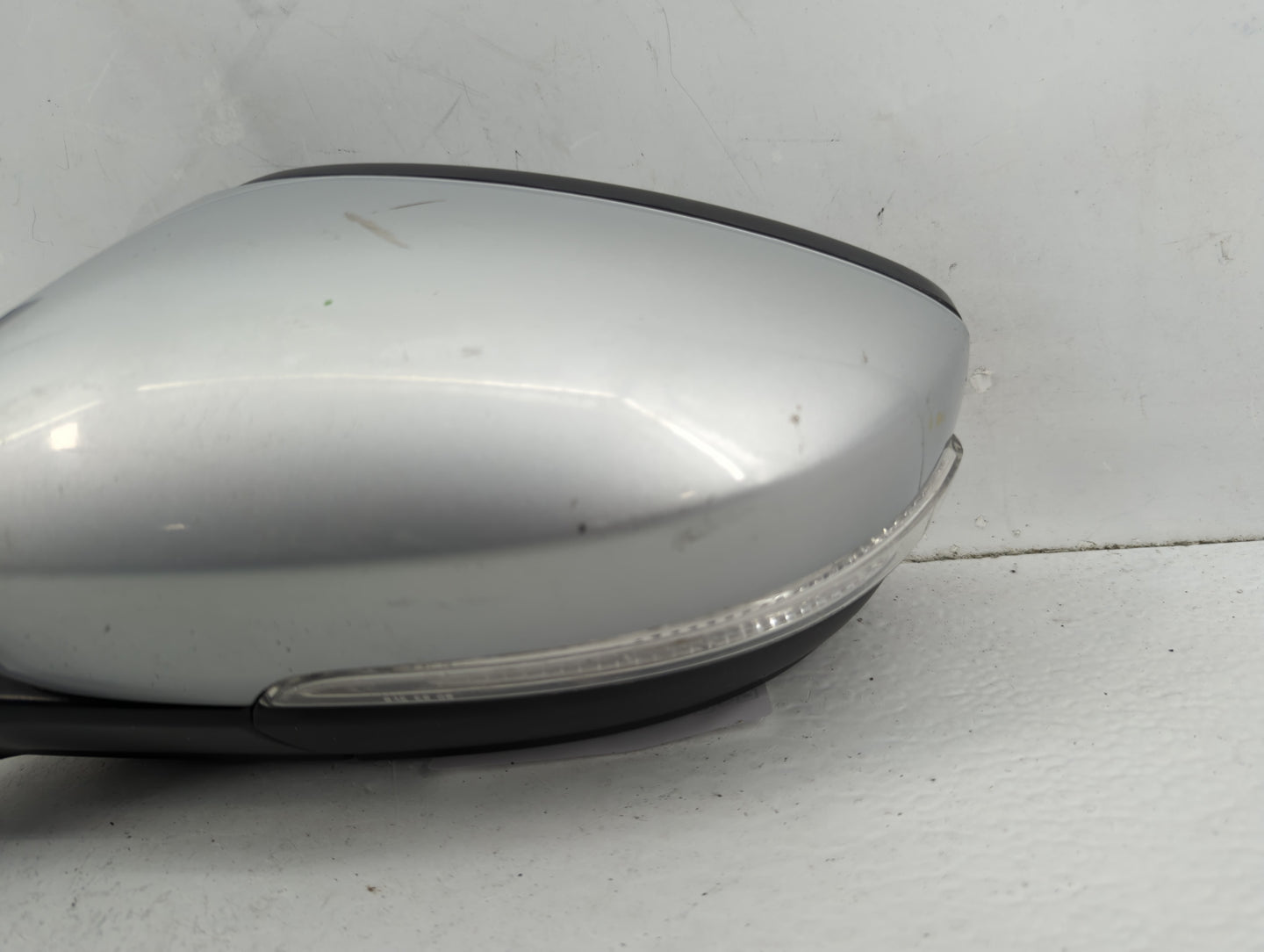 2012-2019 Volkswagen Beetle Driver Side View Mirror - Left Door Mirror OEM Used - Oemusedautoparts1.com