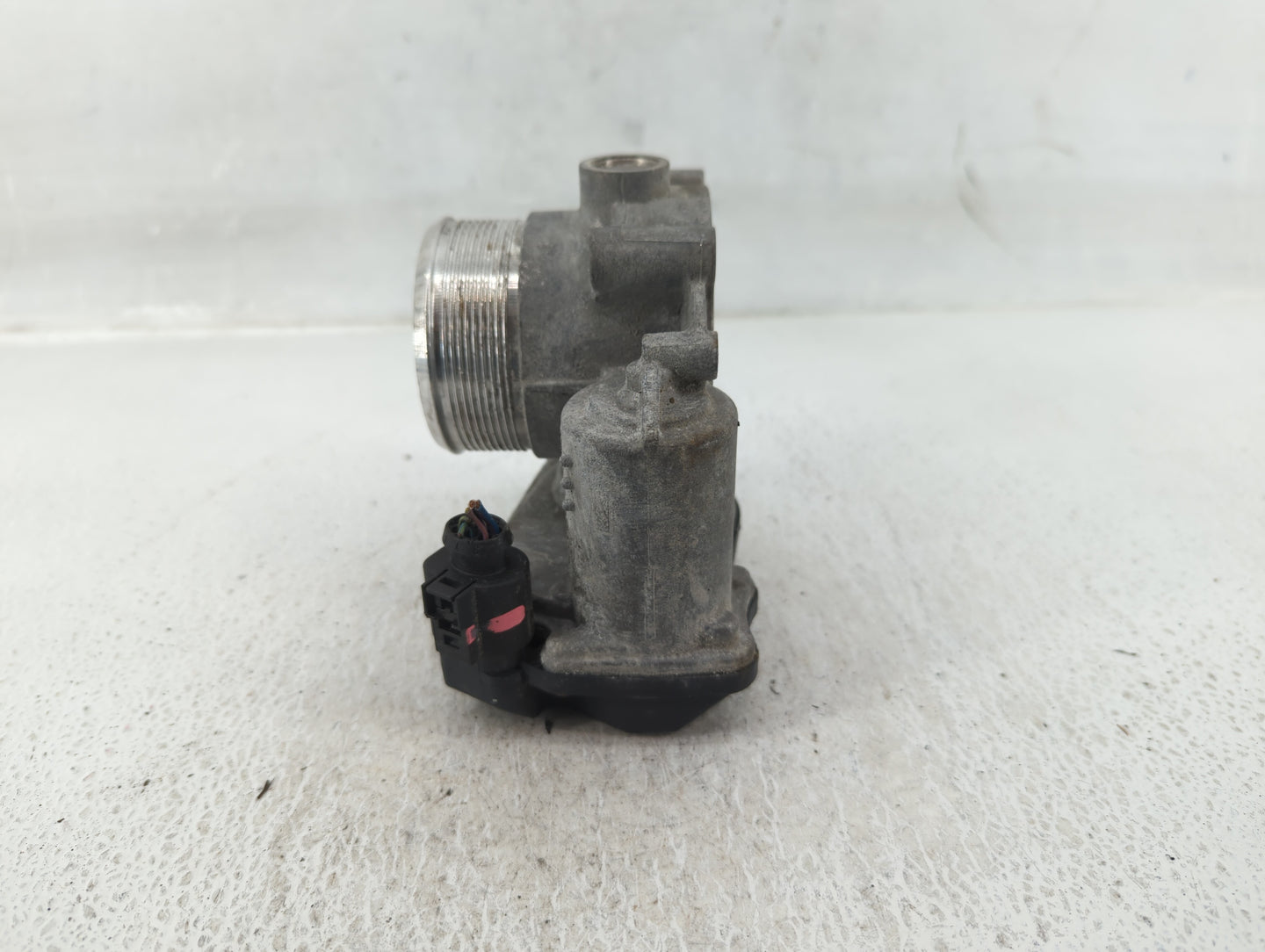 2012-2014 Volkswagen Beetle Throttle Body P/N:06F 133 062 Q Fits OEM Used Auto Parts - Oemusedautoparts1.com