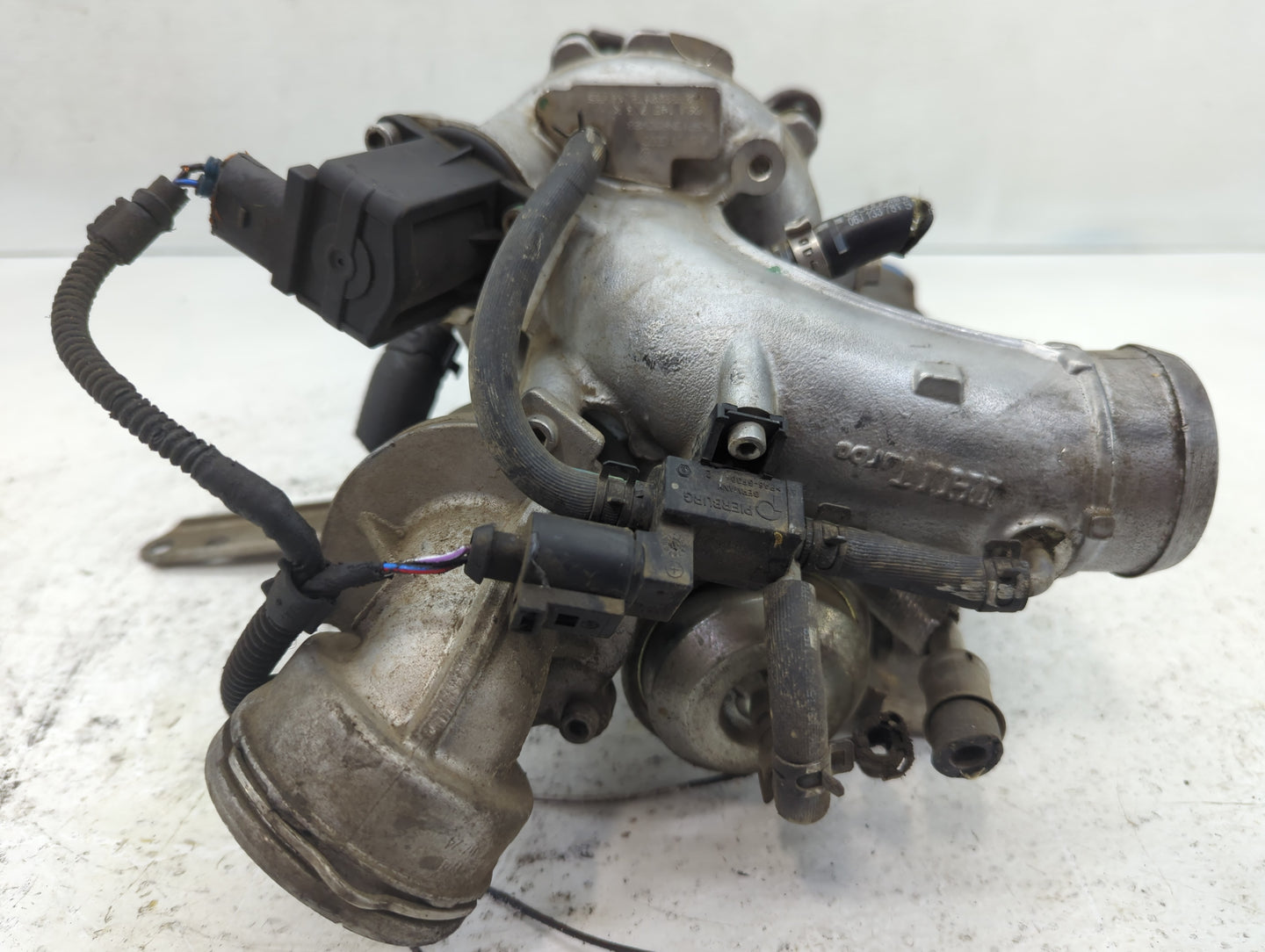 2012 Volkswagen Beetle Turbocharger Exhaust Manifold With Turbo Charger - Oemusedautoparts1.com