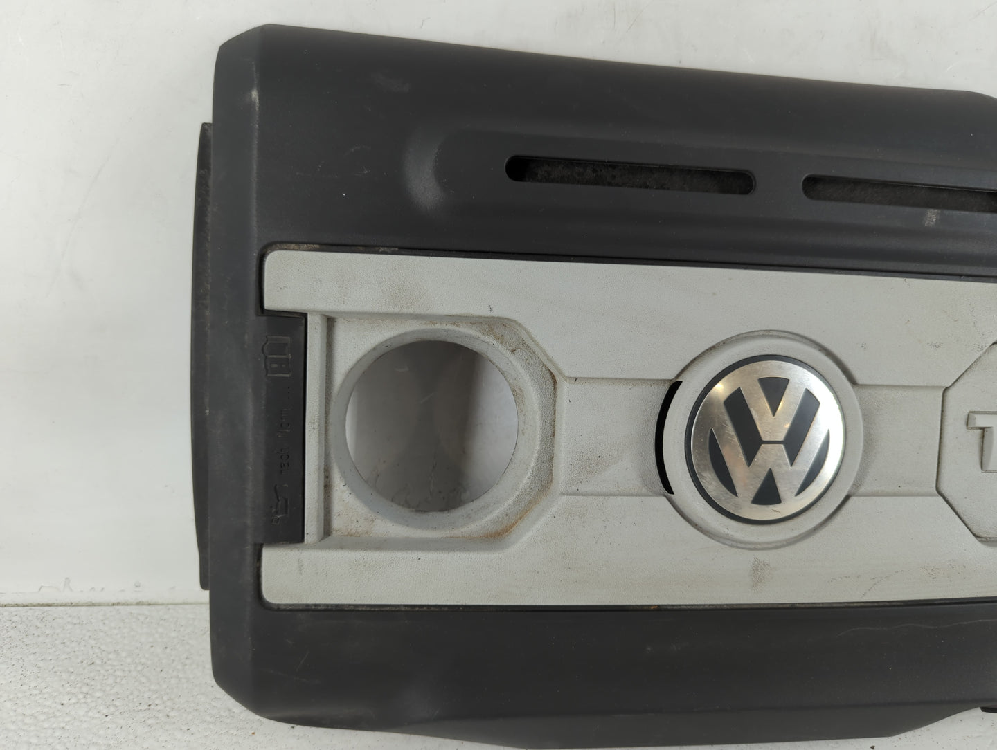 2012 Volkswagen Beetle Engine Cover - Oemusedautoparts1.com
