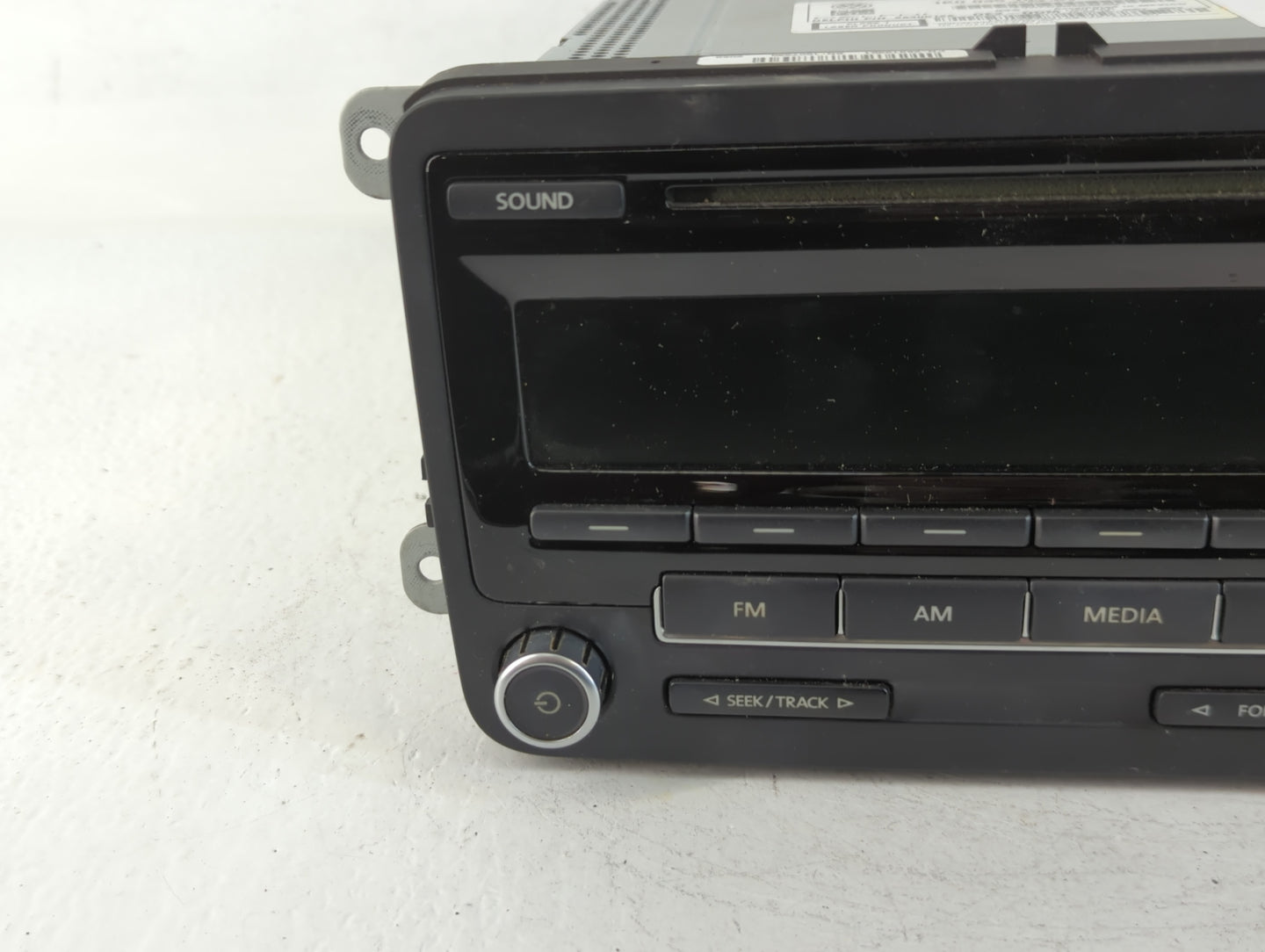 2012-2016 Volkswagen Beetle Am Fm Cd Player Radio Receiver - Oemusedautoparts1.com