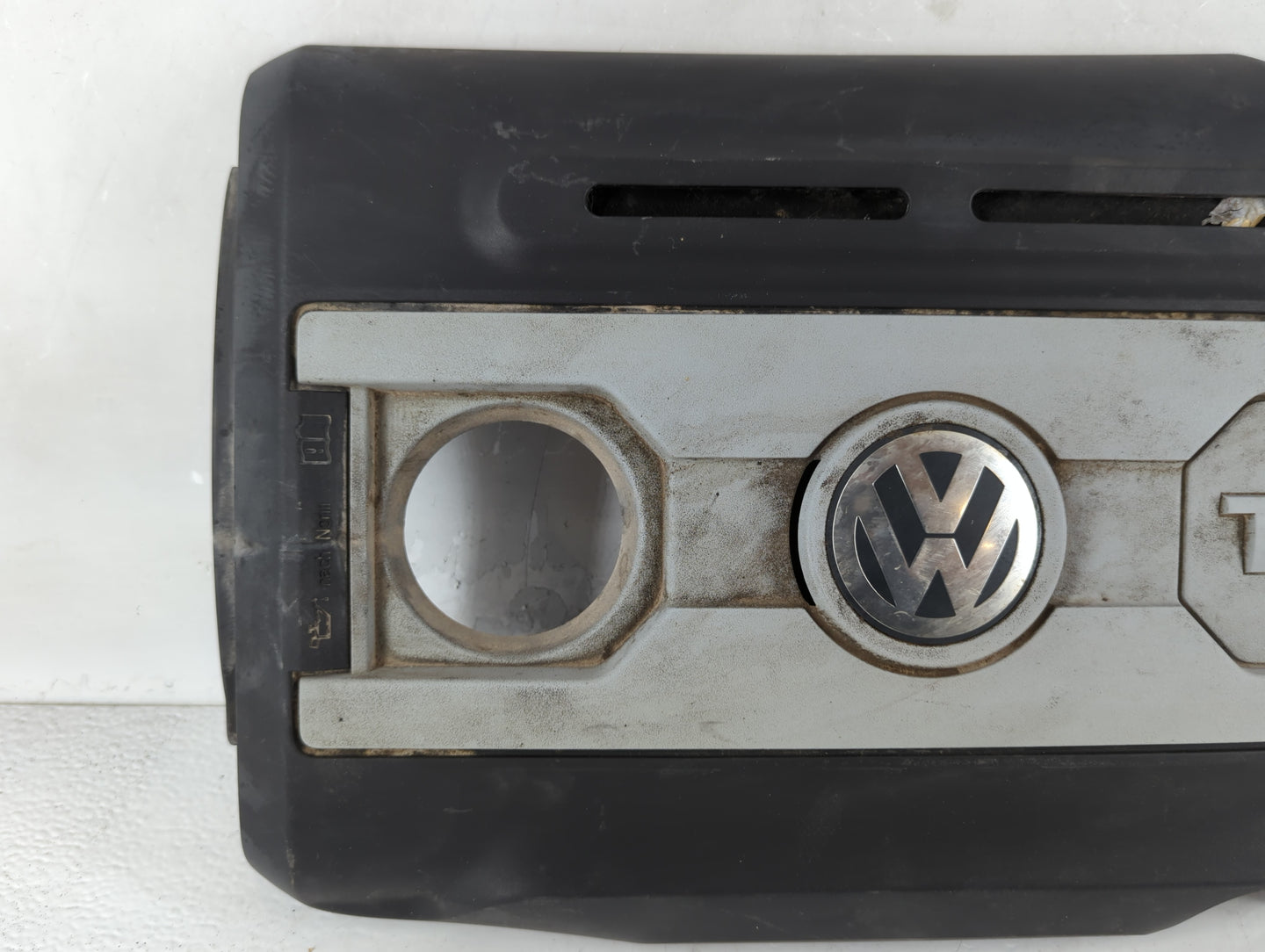 2012 Volkswagen Beetle Engine Cover - Oemusedautoparts1.com