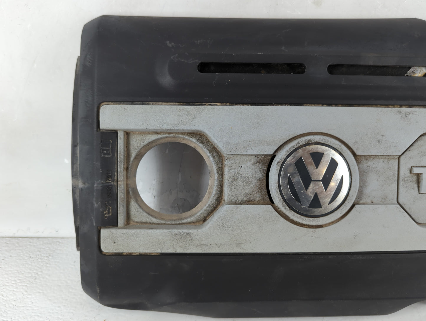2012 Volkswagen Beetle Engine Cover - Oemusedautoparts1.com