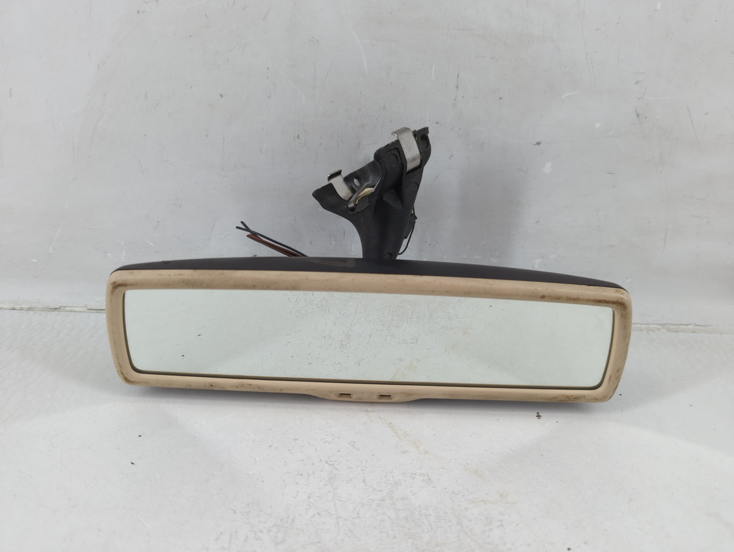 2009-2012 Volkswagen Cc Interior Rear View Mirror Replacement OEM P/N:E11026141 Fits Fits 2009 2010 2011 2012 OEM Used Auto 