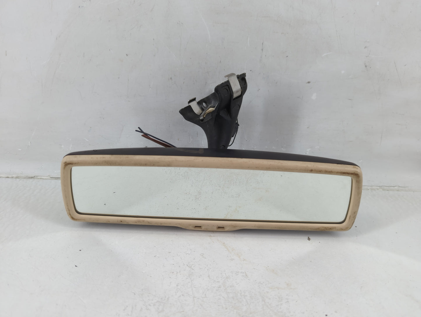2009-2012 Volkswagen Cc Interior Rear View Mirror Replacement OEM P/N:E11026141 Fits Fits 2009 2010 2011 2012 OEM Used Auto 