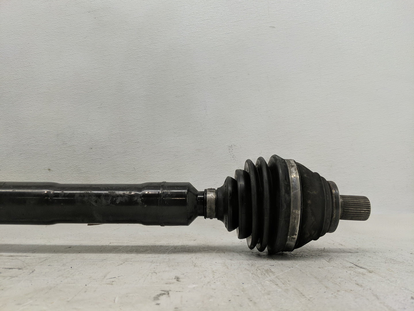 2009-2017 Volkswagen Cc Axle Shaft Front Driver Cv C/v - Oemusedautoparts1.com