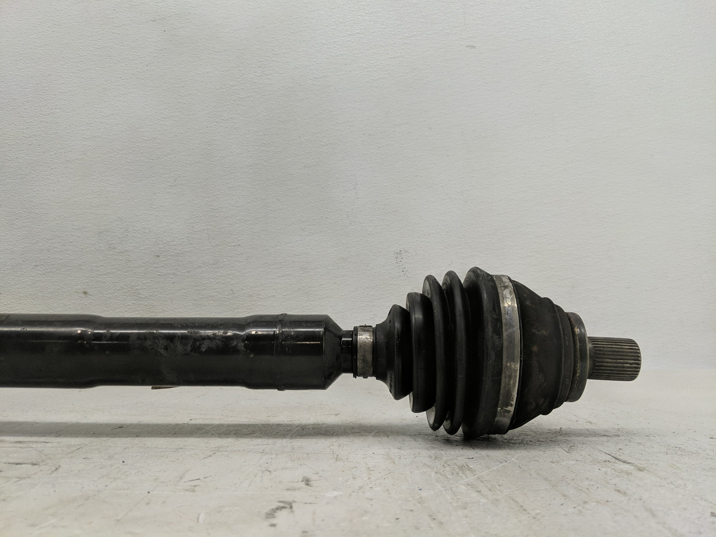 2009-2017 Volkswagen Cc Axle Shaft Front Driver Cv C/v 1233350 - Oemusedautoparts1.com