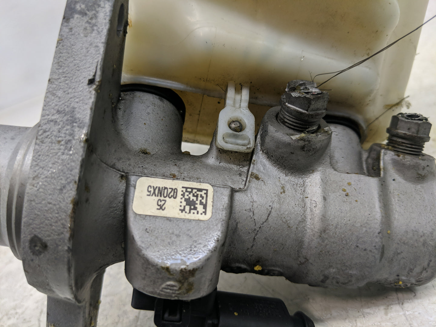2009-2017 Volkswagen Cc Brake Master Cylinder - Oemusedautoparts1.com