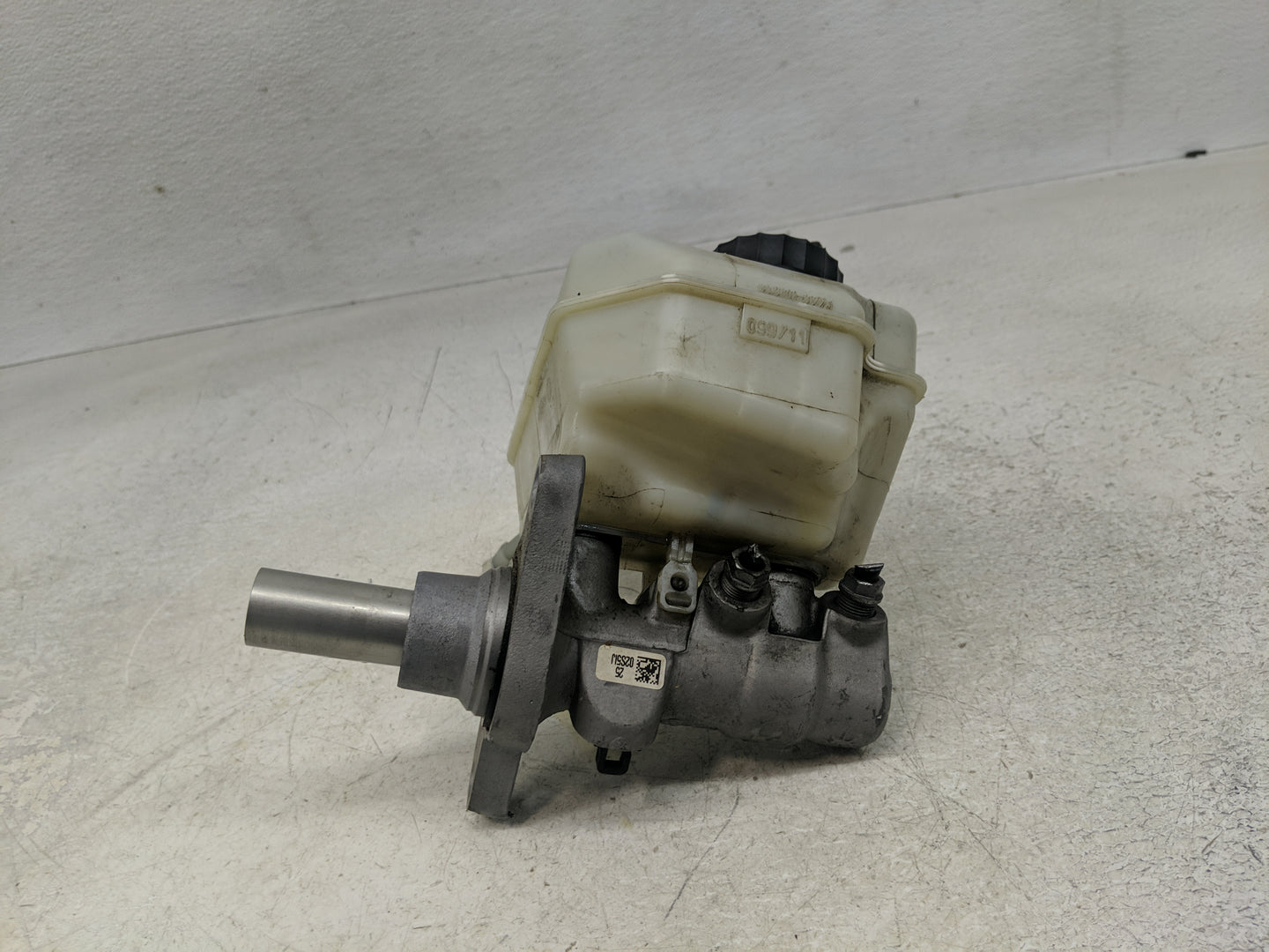 2009-2017 Volkswagen Cc Brake Master Cylinder - Oemusedautoparts1.com