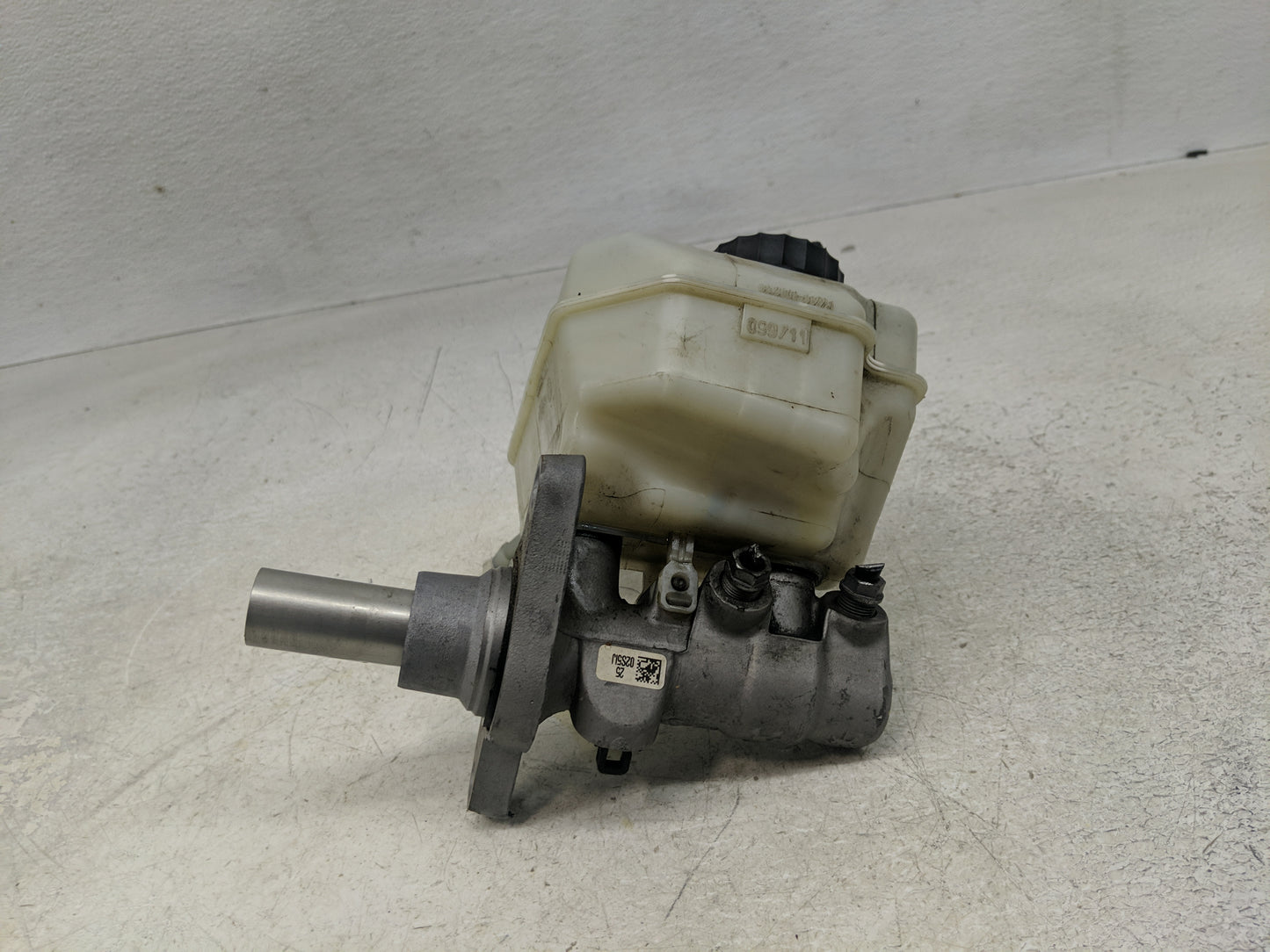 2009-2017 Volkswagen Cc Brake Master Cylinder - Oemusedautoparts1.com