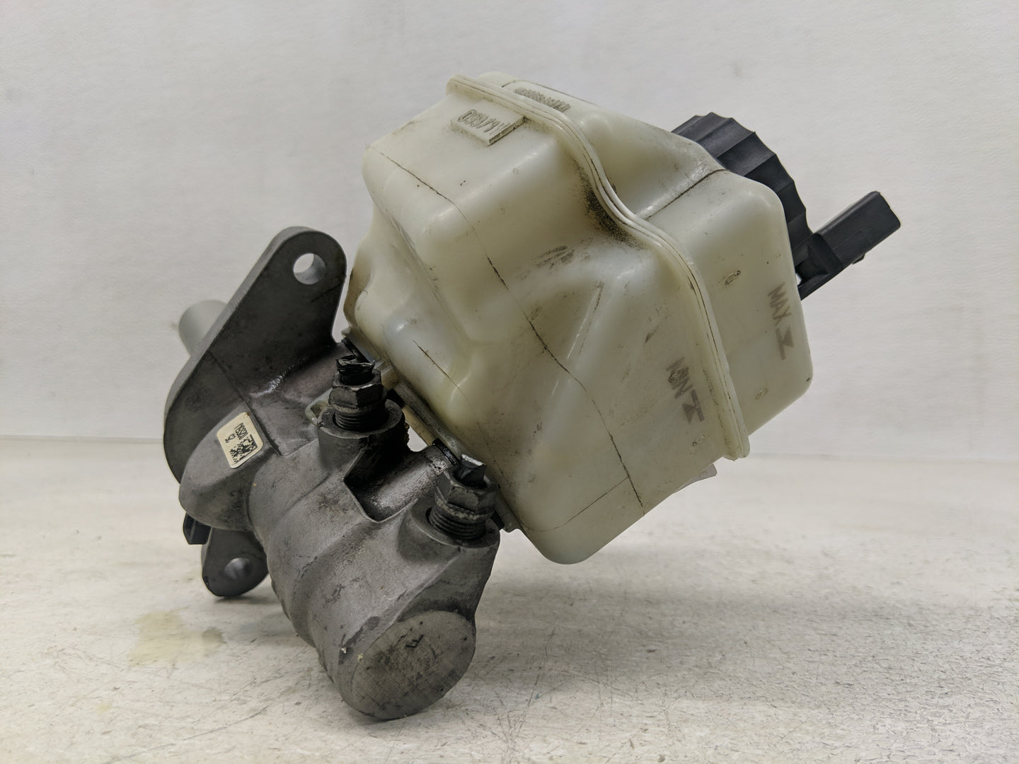 2009-2017 Volkswagen Cc Brake Master Cylinder - Oemusedautoparts1.com