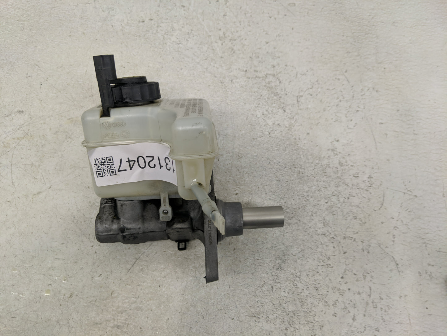 2009-2017 Volkswagen Cc Brake Master Cylinder - Oemusedautoparts1.com