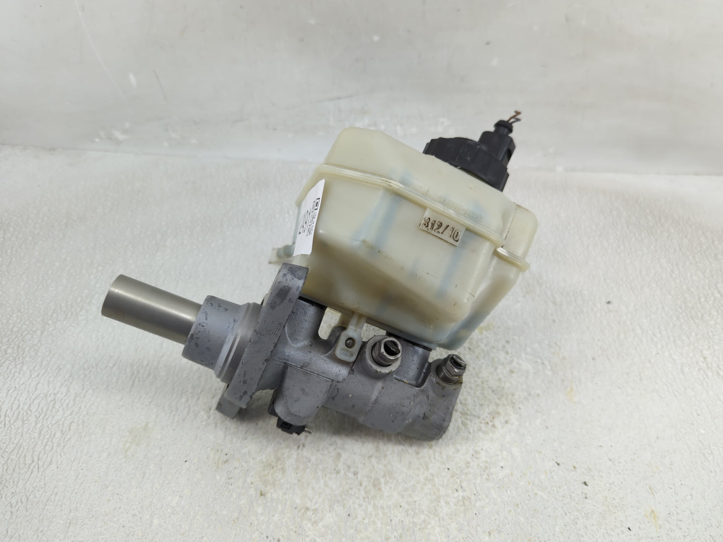 2009-2017 Volkswagen Cc Brake Master Cylinder - Oemusedautoparts1.com