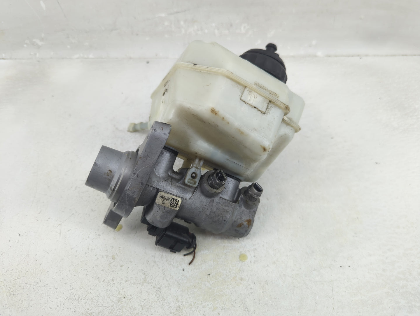 2009-2017 Volkswagen Cc Brake Master Cylinder - Oemusedautoparts1.com