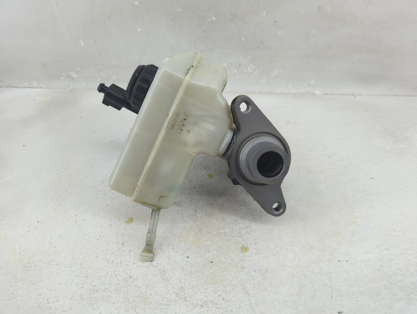 2009-2017 Volkswagen Cc Brake Master Cylinder - Oemusedautoparts1.com