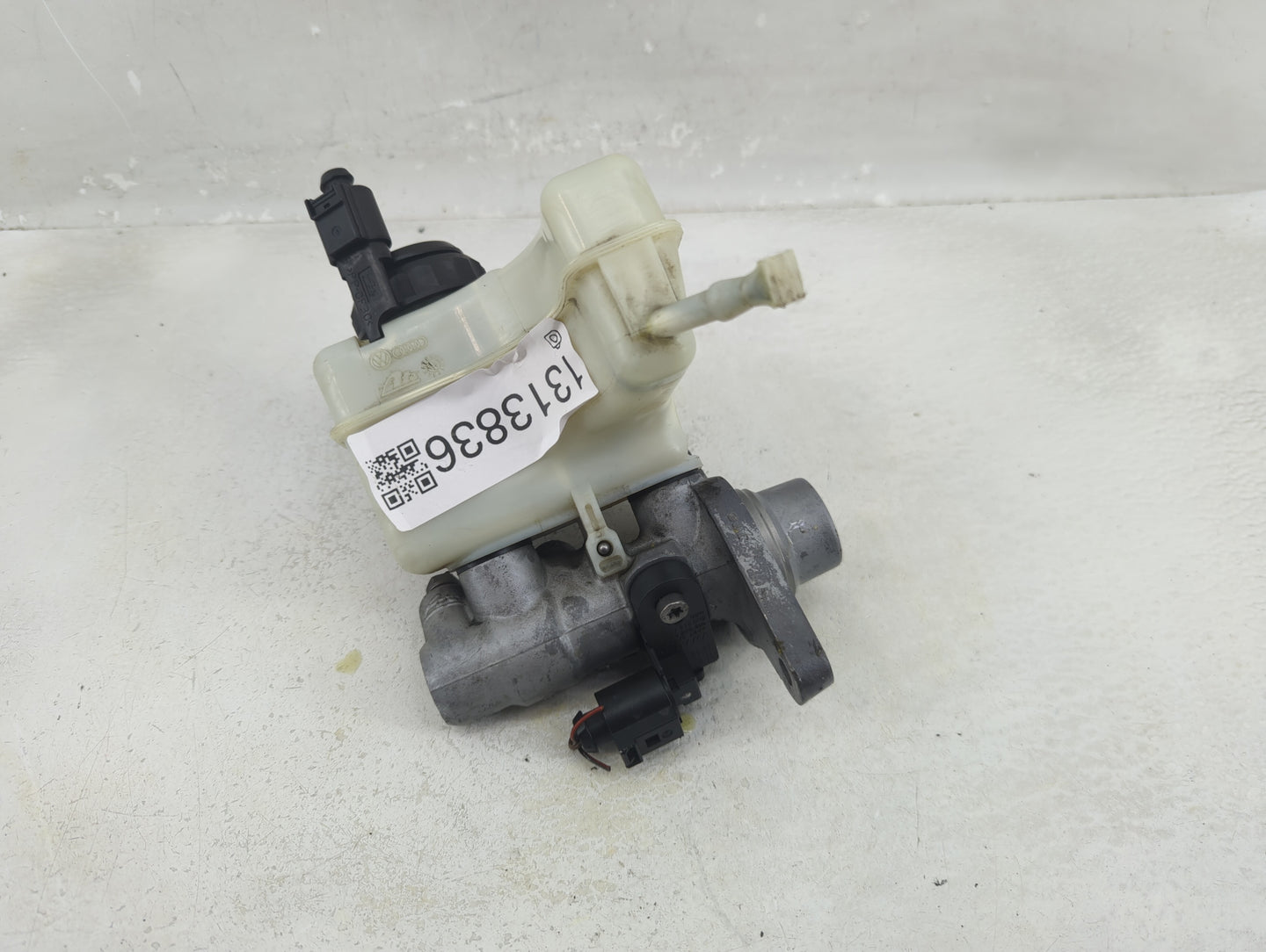 2009-2017 Volkswagen Cc Brake Master Cylinder - Oemusedautoparts1.com