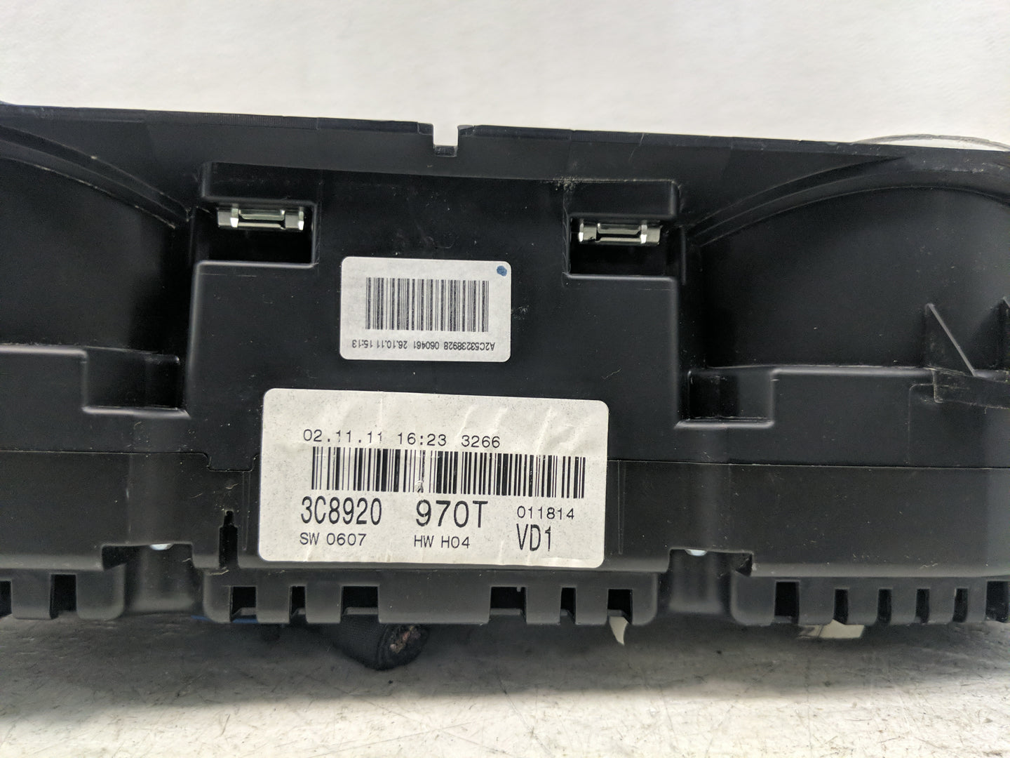 2012 Volkswagen Cc Instrument Cluster Speedometer Gauges P/N:3C8920 970T Fits OEM Used Auto Parts - Oemusedautoparts1.com