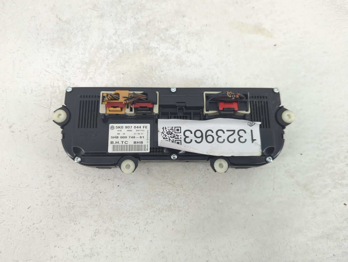 2011-2012 Volkswagen Cc Climate Control Module Temperature AC/Heater Replacement P/N:5K0 907 044 FE Fits Fits 2009 2010 2011