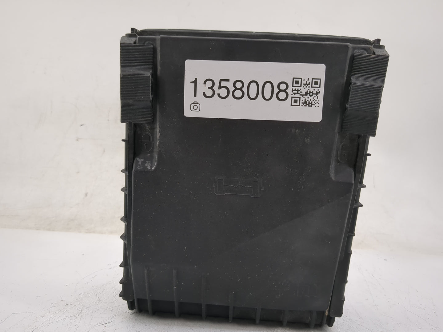 2009-2012 Volkswagen Cc Fusebox Fuse Box Panel Relay Module Fits Fits 2009 2010 2011 2012 OEM Used Auto Parts - Oemusedautop