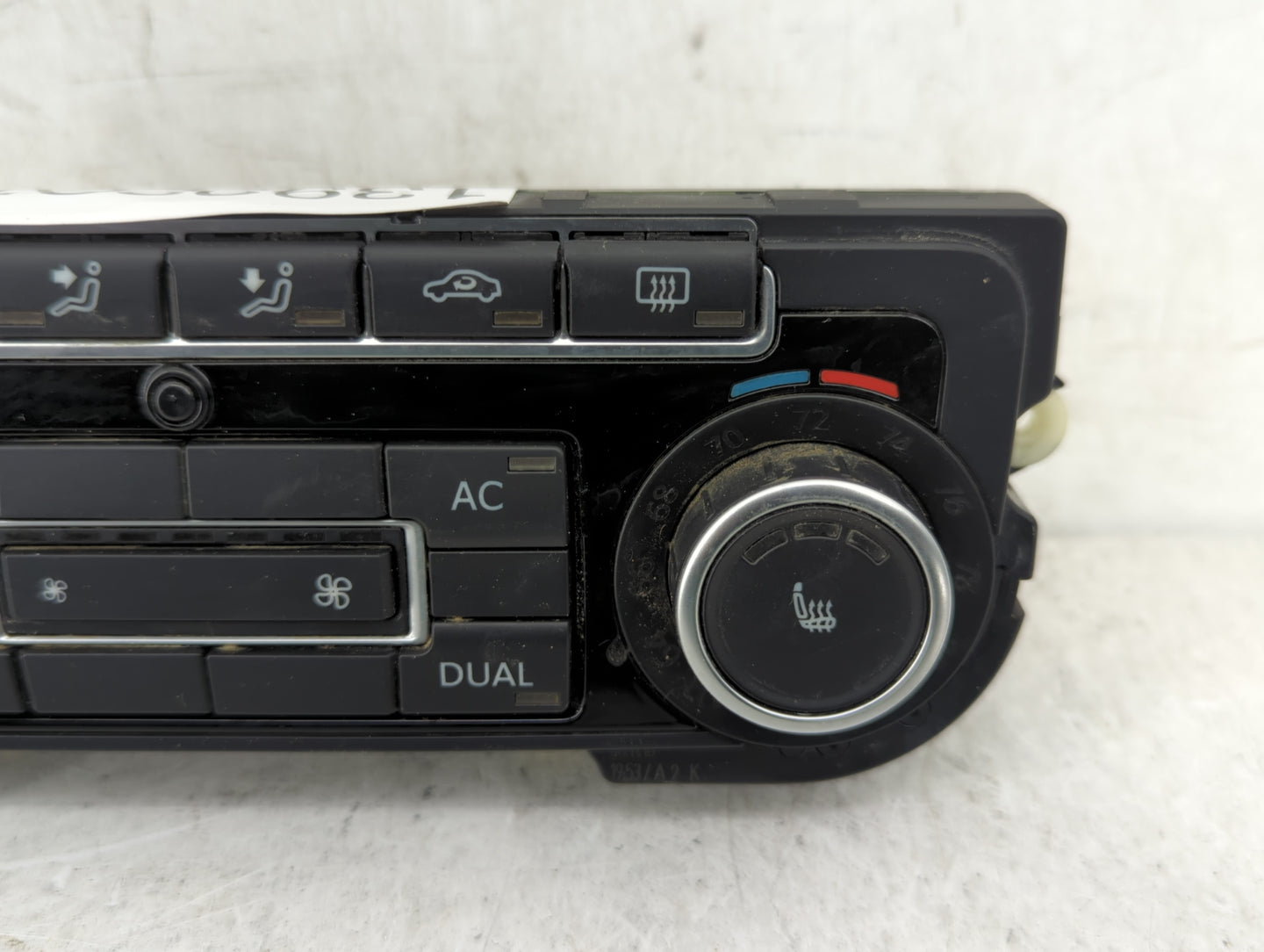 2011-2012 Volkswagen Cc Climate Control Module Temperature AC/Heater Replacement P/N:5K0 907 044 EG Fits Fits 2009 2010 2011