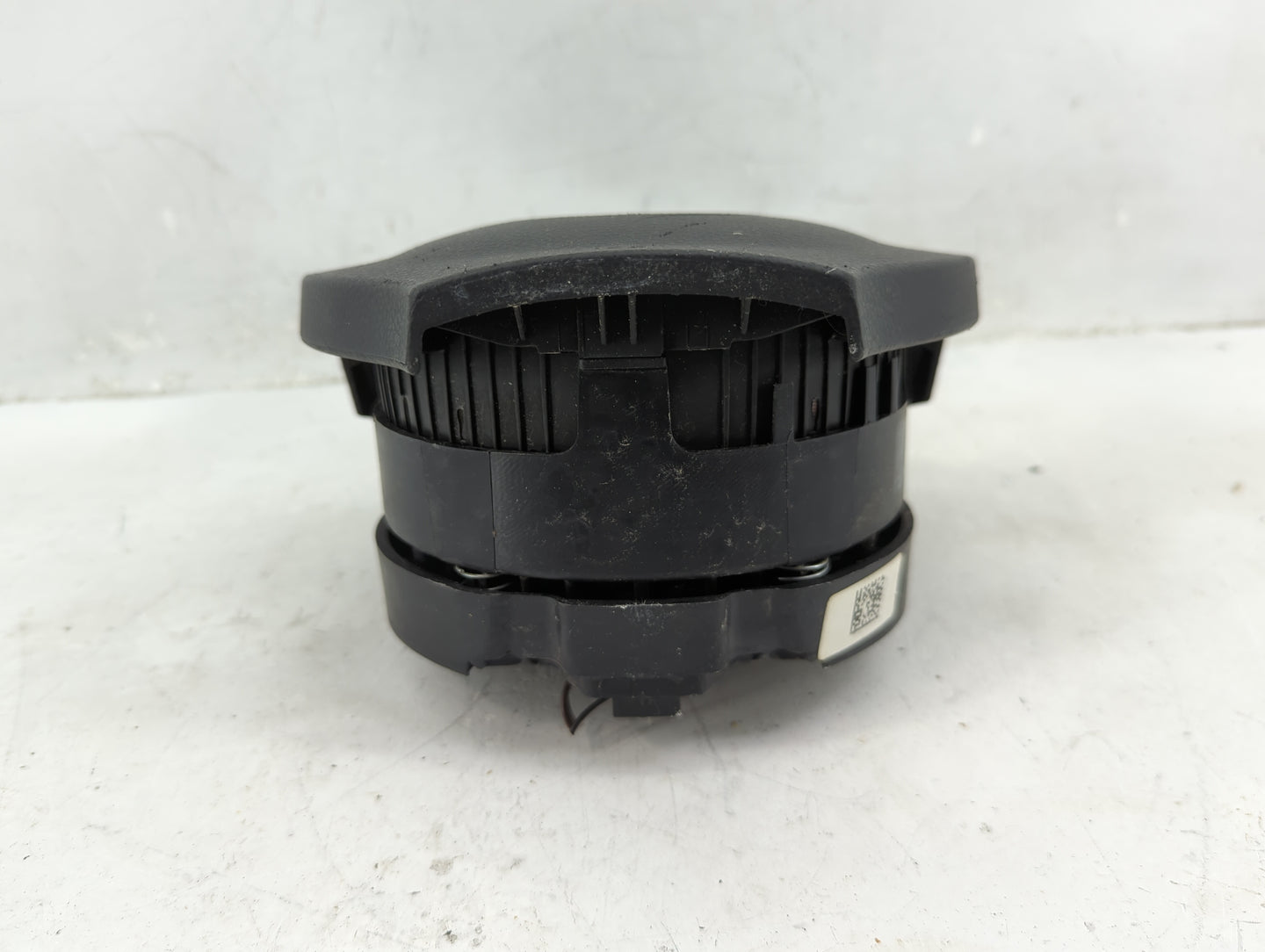 2012-2017 Volkswagen Cc Air Bag Driver Left Steering Wheel Mounted P/N:3C8880201L Fits Fits 2012 2013 2014 2015 2016 2017 OE