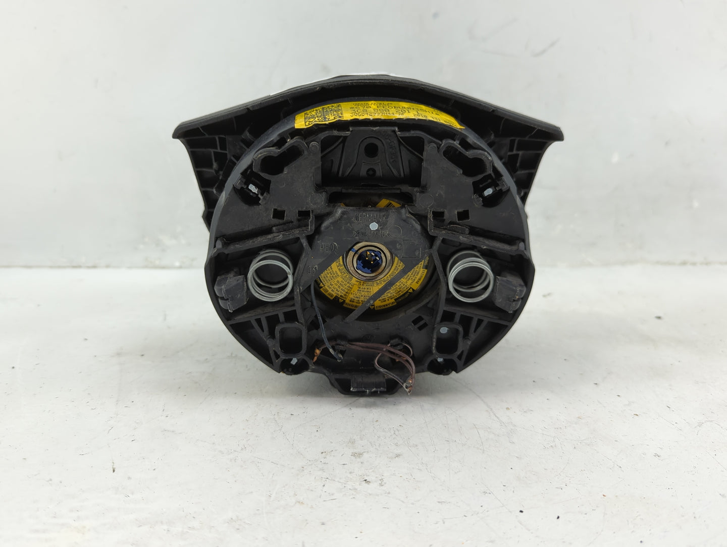 2012-2017 Volkswagen Cc Air Bag Driver Left Steering Wheel Mounted P/N:3C8880201L Fits Fits 2012 2013 2014 2015 2016 2017 OE