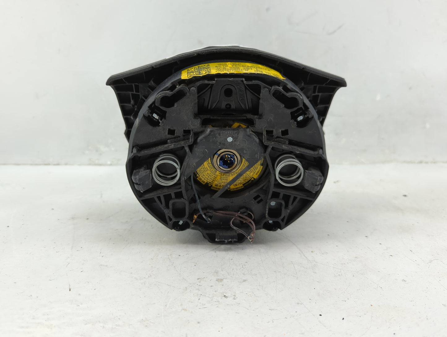 2012-2017 Volkswagen Cc Air Bag Driver Left Steering Wheel Mounted P/N:3C8880201L Fits Fits 2012 2013 2014 2015 2016 2017 OE