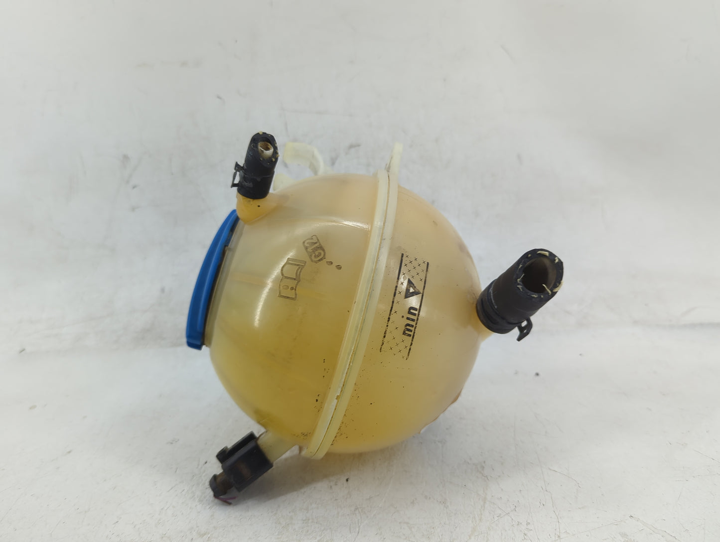 2009-2017 Volkswagen Cc Radiator Coolant Overflow Expansion Tank Bottle - Oemusedautoparts1.com