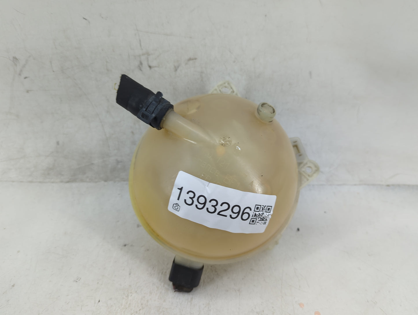 2009-2017 Volkswagen Cc Radiator Coolant Overflow Expansion Tank Bottle - Oemusedautoparts1.com