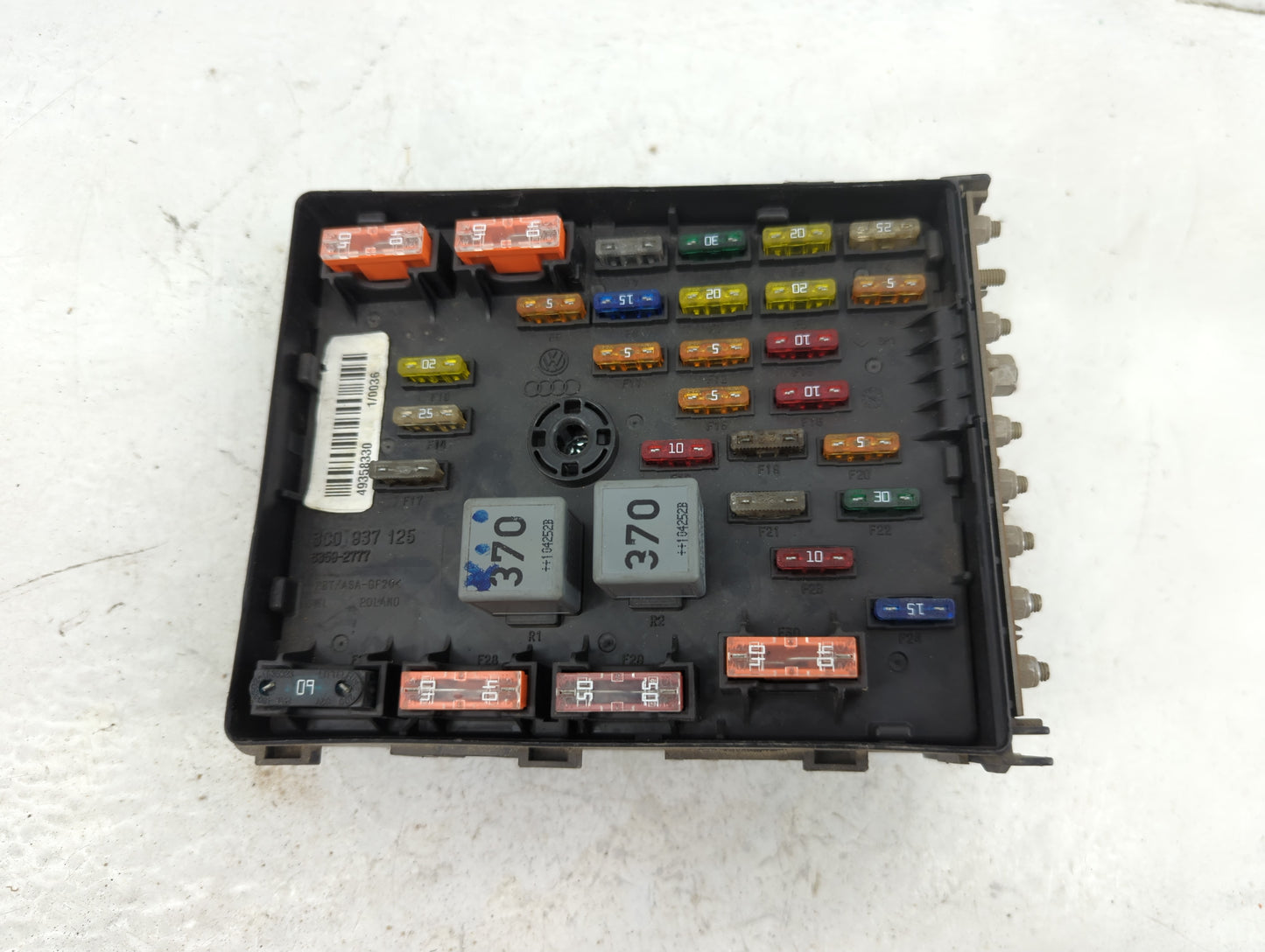 2009-2012 Volkswagen Cc Fusebox Fuse Box Panel Relay Module P/N:1K0 937 132 G 1K0 937 132 F Fits Fits 2009 2010 2011 2012 OE