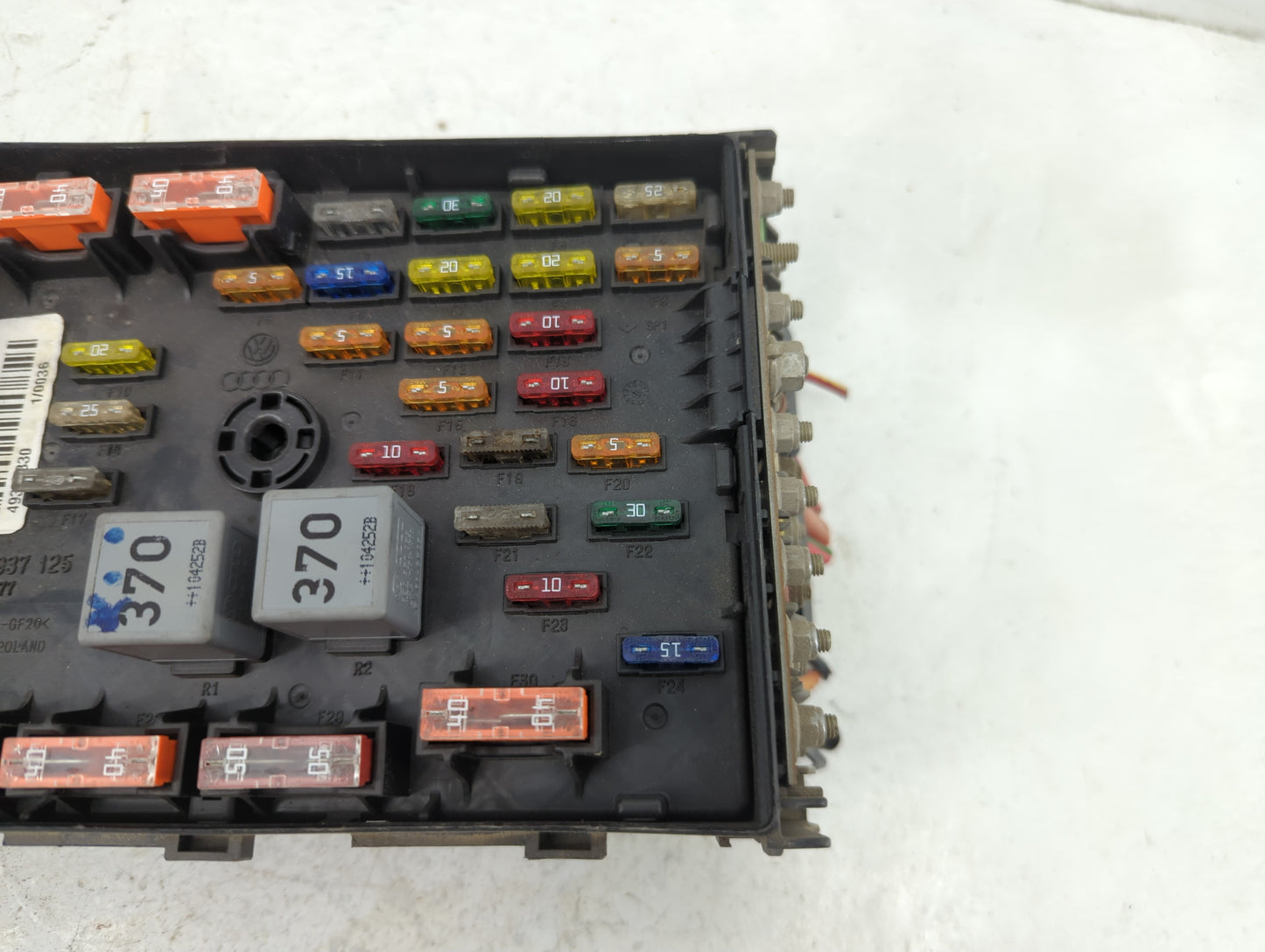 2009-2012 Volkswagen Cc Fusebox Fuse Box Panel Relay Module P/N:1K0 937 132 G 1K0 937 132 F Fits Fits 2009 2010 2011 2012 OE