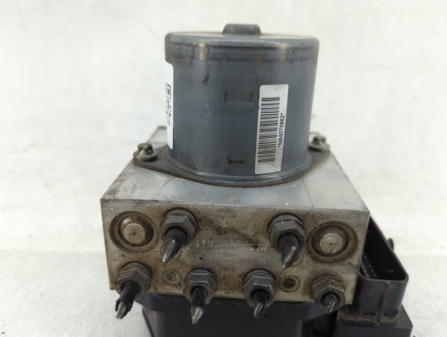 2011-2012 Volkswagen Cc ABS Pump Control Module Replacement P/N:3AA614109M Fits Fits 2011 2012 OEM Used Auto Parts - Oemused