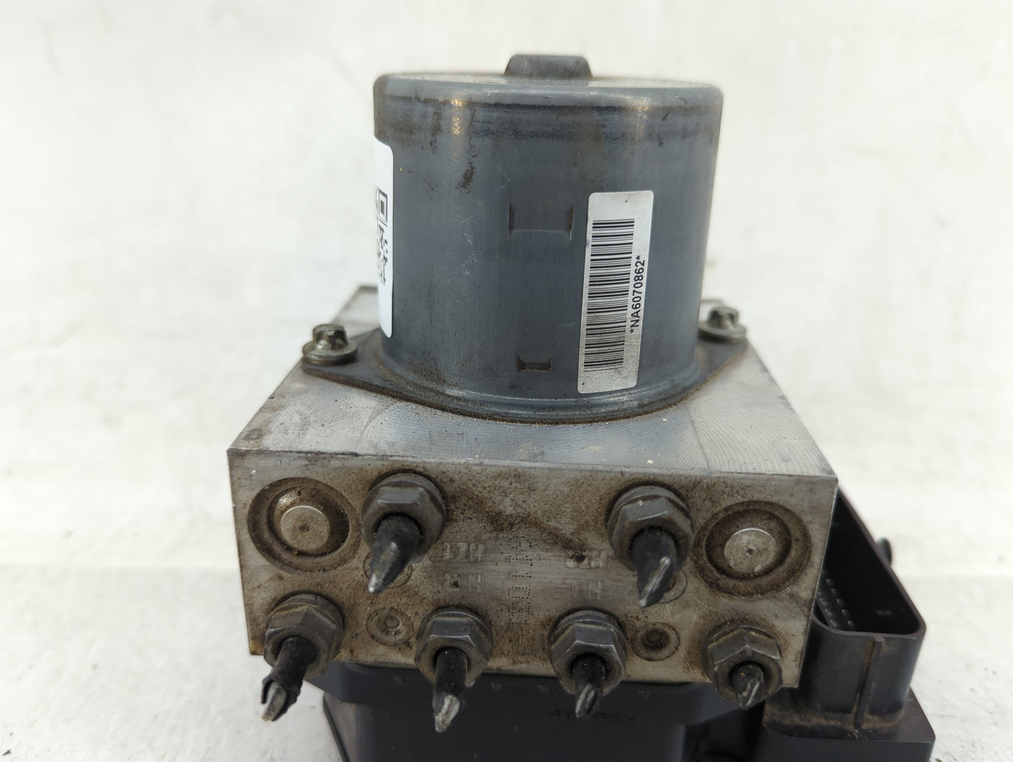 2011-2012 Volkswagen Cc ABS Pump Control Module Replacement P/N:3AA614109M Fits Fits 2011 2012 OEM Used Auto Parts - Oemused