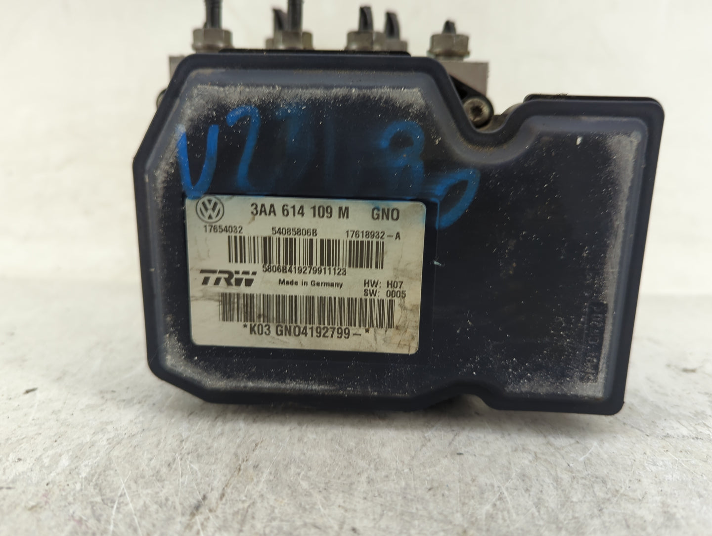 2011-2012 Volkswagen Cc ABS Pump Control Module Replacement P/N:3AA614109M Fits Fits 2011 2012 OEM Used Auto Parts - Oemused