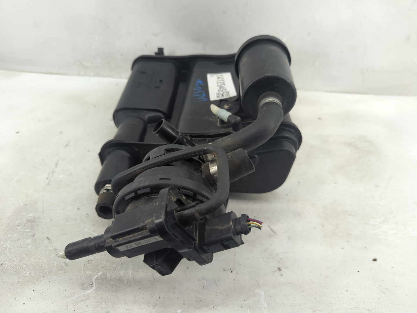 2012 Volkswagen Cc Fuel Vapor Charcoal Canister - Oemusedautoparts1.com