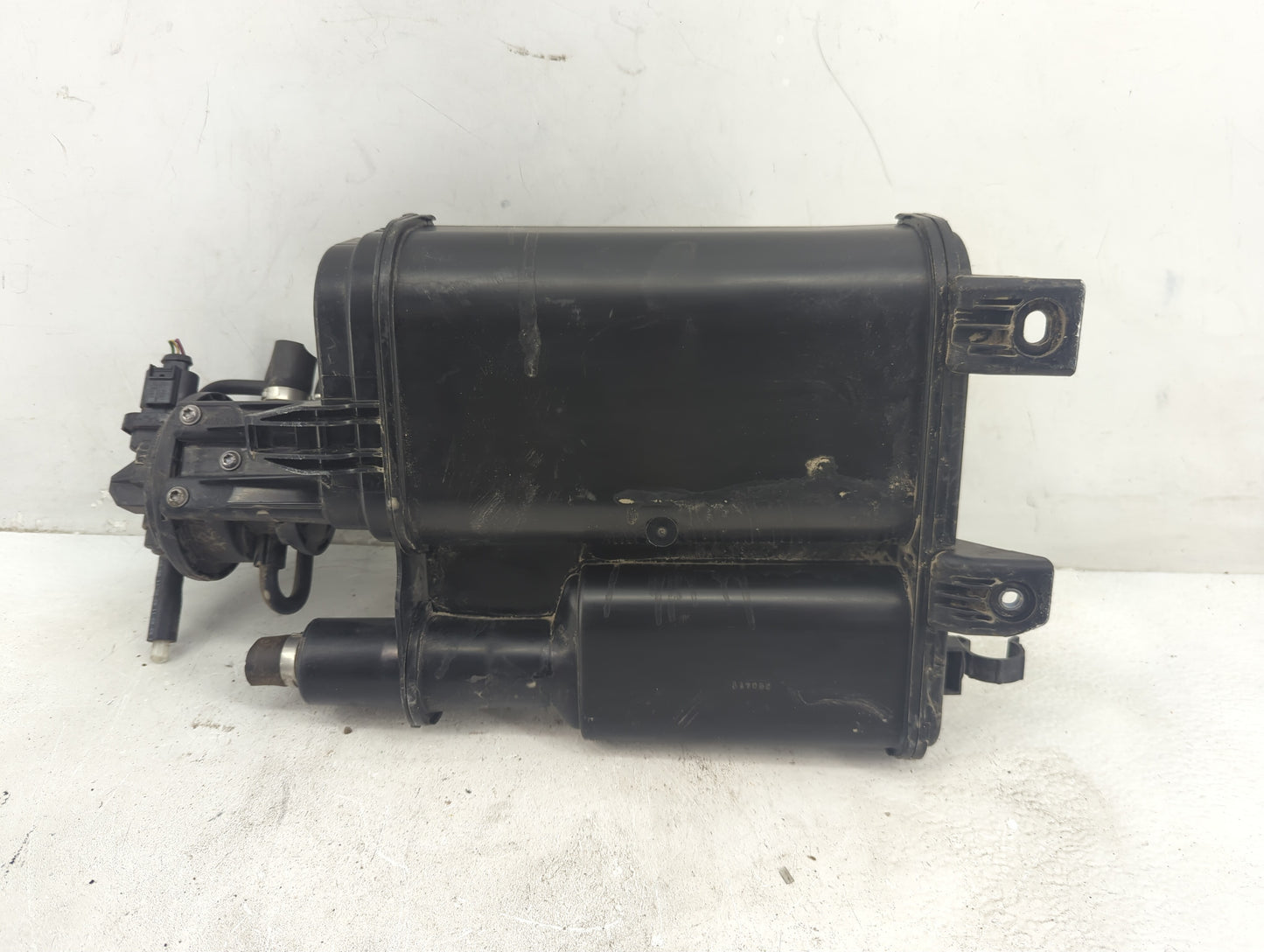 2012 Volkswagen Cc Fuel Vapor Charcoal Canister - Oemusedautoparts1.com