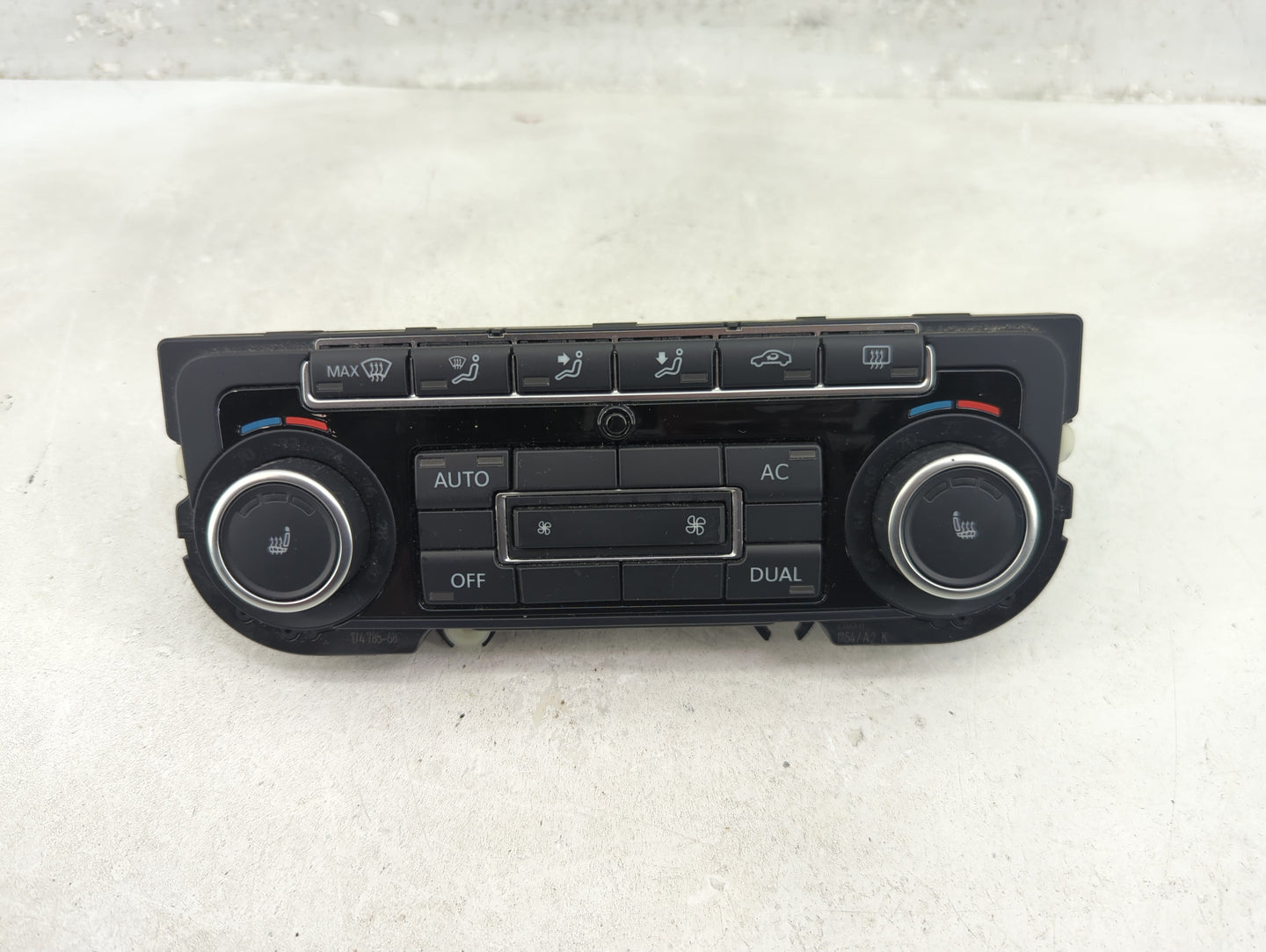 2011-2012 Volkswagen Cc Climate Control Module Temperature AC/Heater Replacement P/N:5K0 907 044 FS 5K0 907 044 FE Fits OEM 
