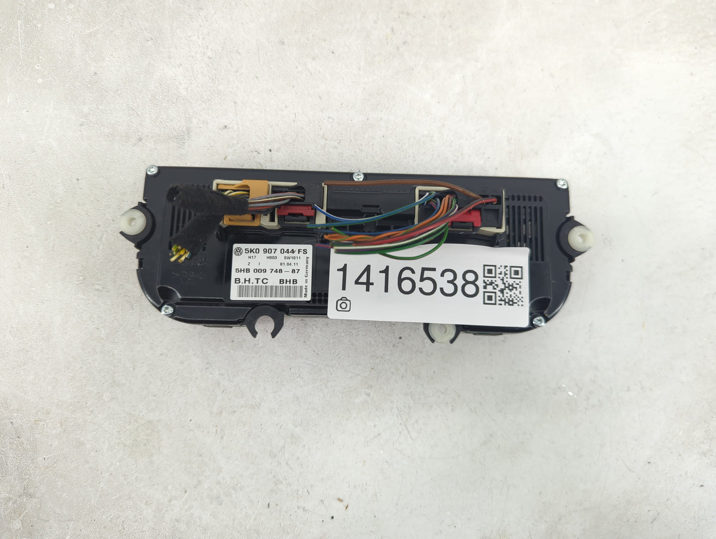 2011-2012 Volkswagen Cc Climate Control Module Temperature AC/Heater Replacement P/N:5K0 907 044 FS 5K0 907 044 FE Fits OEM 