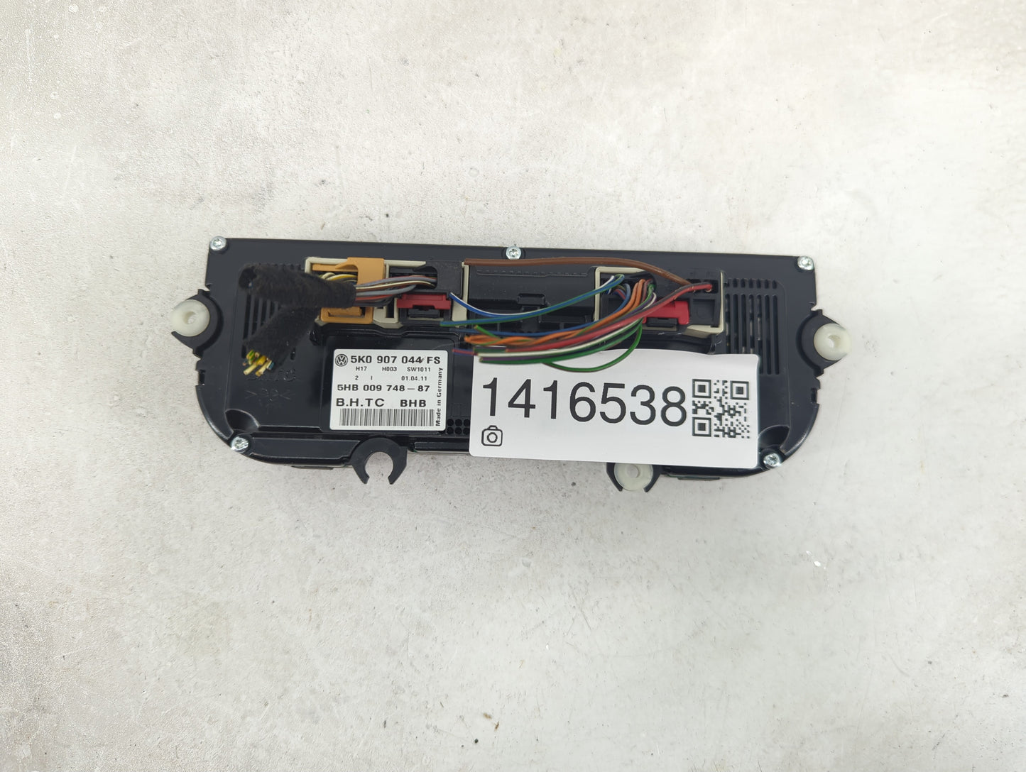 2011-2012 Volkswagen Cc Climate Control Module Temperature AC/Heater Replacement P/N:5K0 907 044 FS 5K0 907 044 FE Fits OEM 