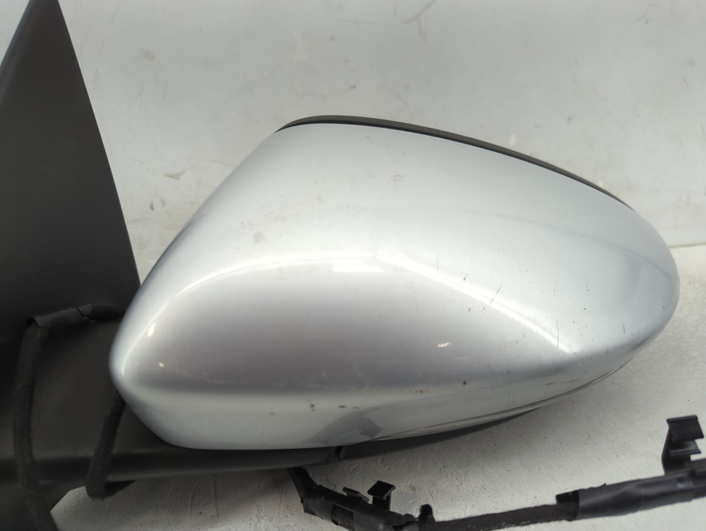 2009-2012 Volkswagen Cc Driver Side View Mirror - Left Door Mirror OEM Used - Oemusedautoparts1.com
