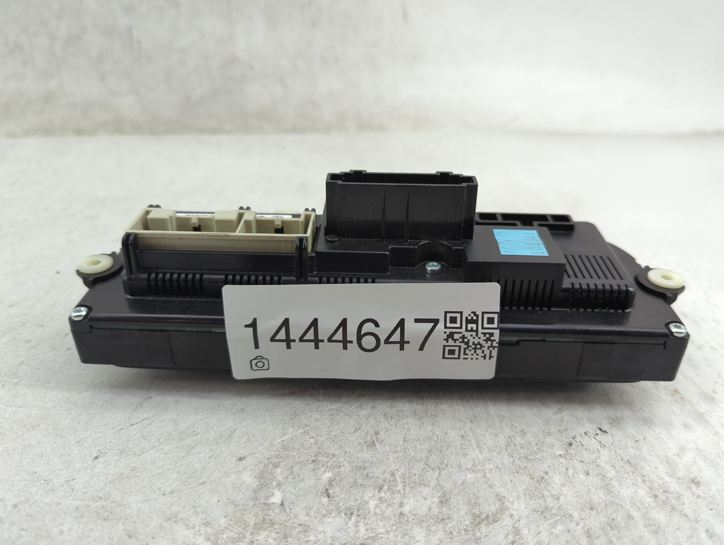 2011-2012 Volkswagen Cc Climate Control Module Temperature AC/Heater Replacement P/N:7N0907426L 5HB009751-51 Fits Fits 2011 